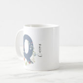 Ästhetischer Blumenbrief Q Monogramm Kaffeetasse (Vorderseite Links)