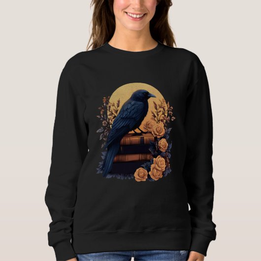 Ästhetischer gotischer Rabe sitzt auf einem Stapel Sweatshirt (Vorderseite)