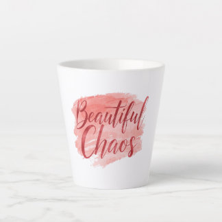 Ästhetisches Schönes Chaos Script-Typografie Milchtasse