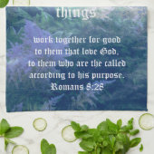 Astilbe Blue Mist Romans 8:28 Geschirrtuch (Gefaltet)