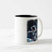 ASTRO ARCHER - Astronaut mit Bow und Pfeil Zweifarbige Tasse (VorderseiteRechts)