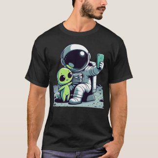 ASTRO SELFIE - Fun Cartoon Astronautin Alien Selfi T-Shirt