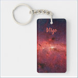Astrologie Space Schlüsselanhänger<br><div class="desc">Cooler Astrologie-Schlüsselanhänger mit einem schönen Bild des Universums. Persönlich für Ihr eigenes Sternzeichen. Schriftzeichen in peachy beige Farbe,  um der gezeigten Galaxie zu entsprechen!</div>