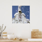 Astronaut an Fernmanipulationssystem angeschlossen Poster (Küche)