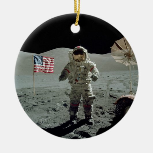Astronaut Apollo 17 im Stier Littrow Tal Keramik Ornament (Vorne)