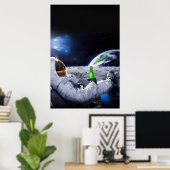 Astronaut auf dem Mond mit Bier Poster (Heimbüro)