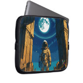 Astronaut Beneath the Celestial Gate Laptopschutzhülle (Vorne Rechts)