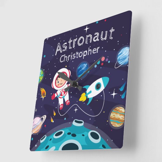 Astronaut child on the moon, monogrammed name quadratische wanduhr (Winkel)