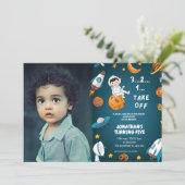 Astronaut Custom Foto Space Planeten Blaues Thema Einladung (Stehend Vorderseite)