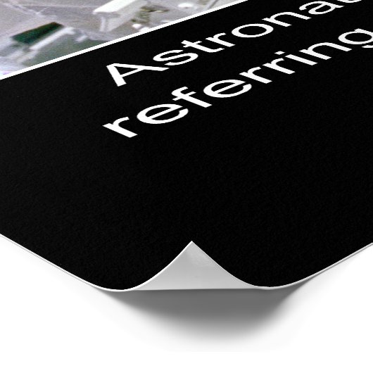 Astronaut Dale A. Gardner hält das Schild "For Sal (Ecke)