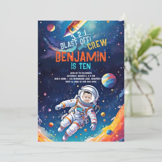 Astronaut Deep Space Rocket Planets Foto Geburtsta Einladung (Stehend Vorderseite)