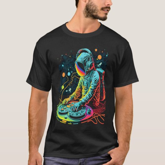 Astronaut DJ Playing Turntables in Space EDM cool  T-Shirt (Vorderseite)