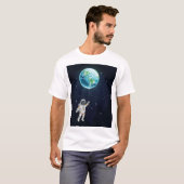 Astronaut Earth Balloon Grafischer T - Shirt (Vorne ganz)
