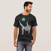 Astronaut Fußballspieler T-Shirt (Vorne ganz)