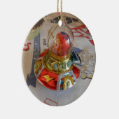 Astronaut Glasverzierung auf Idaho Vintag Keramik Ornament (Rechts)
