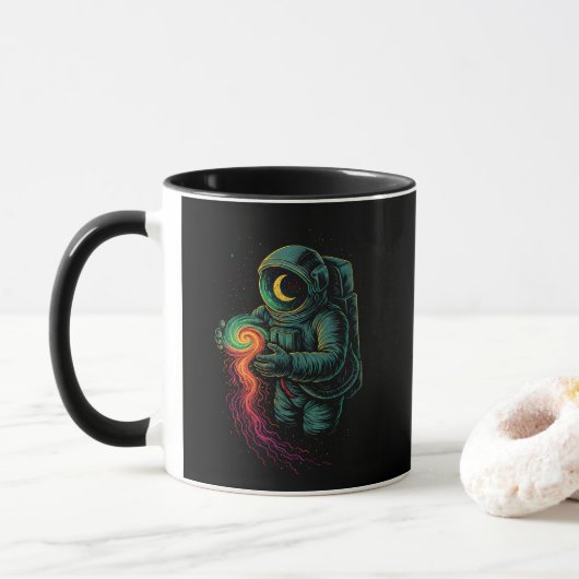 Astronaut hält eine kosmische Spirale Tasse (Mit Donut)