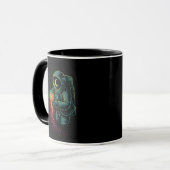 Astronaut hält eine kosmische Spirale Tasse (Vorderseite Links)