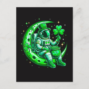 Astronaut im Mond Raum St. Patrick's Day Feiertagspostkarte