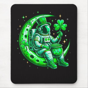 Astronaut im Mond Raum St. Patrick's Day Mousepad