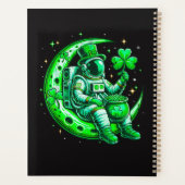 Astronaut im Mond Raum St. Patrick's Day Planer (Rückseite)
