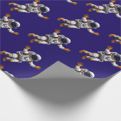Astronaut im Weltraum Geschenkpapier (Ecke)