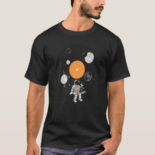 Astronaut im Weltraum kosmischer Vinyl-Kaffee donu T-Shirt