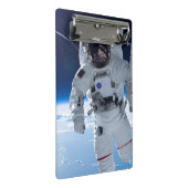 Astronaut im Weltraum Mini Klemmbrett (Schrägansicht)