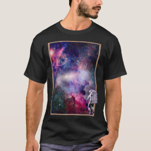 Astronaut in der galaktischen Science Fiction des  T-Shirt