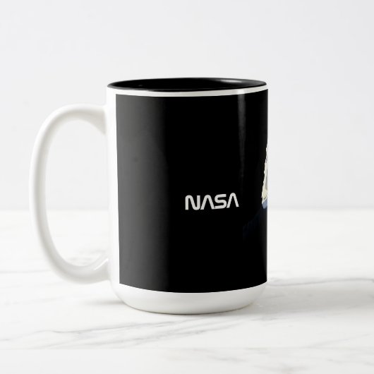 Astronaut in der Raumschwarz Zweifarbige Tasse (Links)