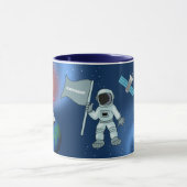 Astronaut in der Weltraumgalaxie Personalisierter Tasse (Zentrum)