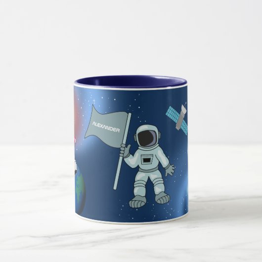 Astronaut in der Weltraumgalaxie Personalisierter Tasse (Zentrum)