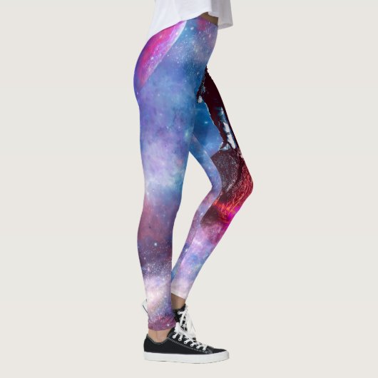 Astronaut in Galaxy Leggings (Rechts)
