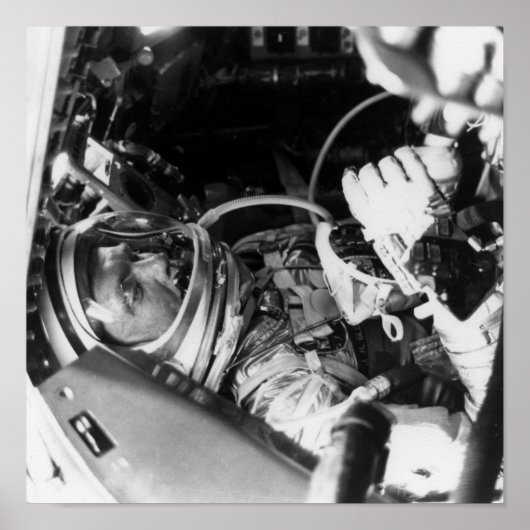 Astronaut John Glenn inside Friendship 7 Poster (Vorne)