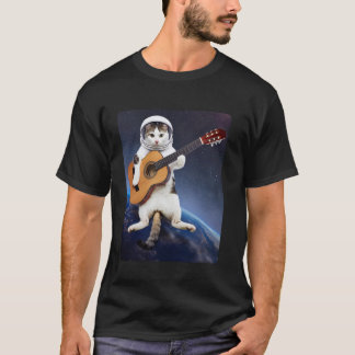 Astronaut Katze schwebt im Weltraum, spielt Gitarr T-Shirt