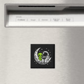 Astronaut liest Buch Alien Mond Weltraum Magnet (In Situ (Geschirrspüler))