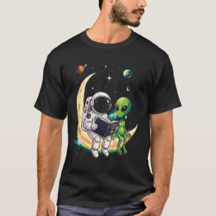 Astronaut liest Buch für Alien Mond Raum Astrono T-Shirt