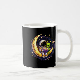 Astronaut liest Buch für Alien-Mond-Weltraum Kaffeetasse
