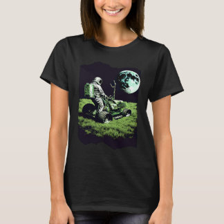 Astronaut mäht den Rasen in Weltraum-Kunstwerk  1 T-Shirt