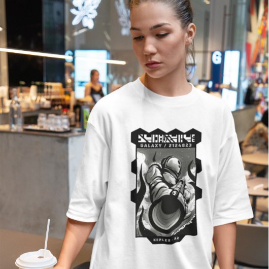 Astronaut mit Waffen T-Shirt