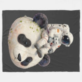 Astronaut on a Space Panda Surreal Weird and Fun Fleecedecke (Vorderseite (Horizontal))