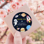 Astronaut Outer Space Geburtstag Vielen Dank Runder Aufkleber<br><div class="desc">Astronaut Outer Space zum Geburtstag Vielen Dank für den klassischen Rundaufkleber</div>