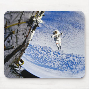 Astronaut Raumspaziergang Mousepad