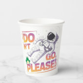 Astronaut schwimmt im Weltraum Pappbecher (Vorderseite)