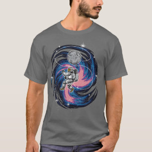 Astronaut schwimmt im Weltraumraum Galaxy T-Shirt