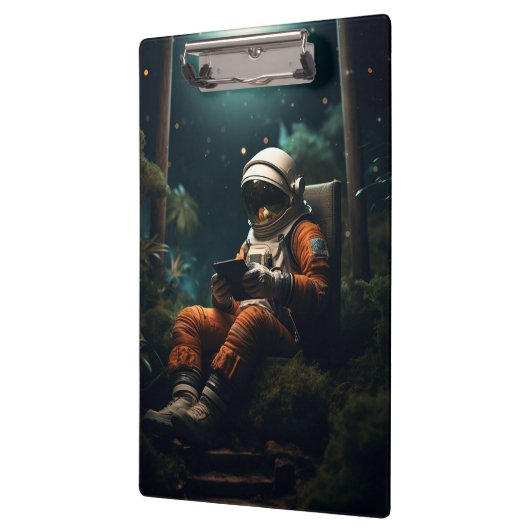 Astronaut sitzt auf einem Stuhl Klemmbrett (Links)