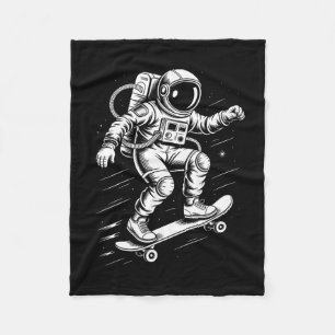 Astronaut Skateboarden im Weltraum Cosmic Skater D Fleecedecke