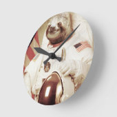 Astronaut Sloth Runde Wanduhr (Winkel)