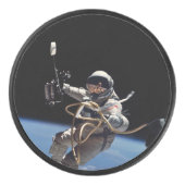 Astronaut Space Walk Eishockey Puck (Vorderseite)