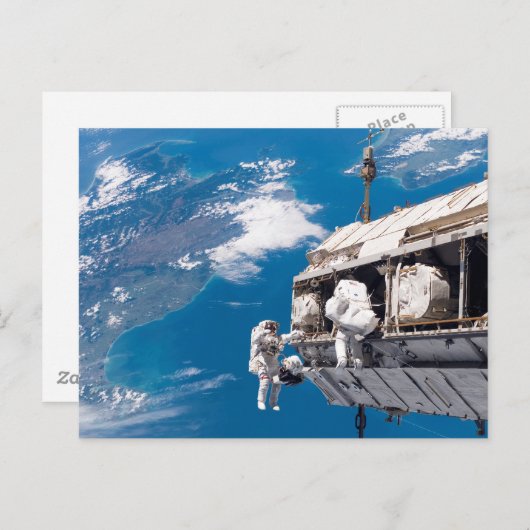 Astronaut Space Walk über der Erde Postkarte (Vorne/Hinten)