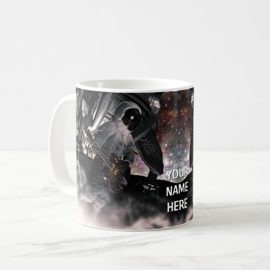 Astronaut spielt Gitarre. Personalisiert Kaffeetasse (Vorderseite Links)